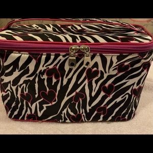 Cosmetic bag